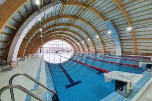 FOTO, VIDEO| Cum arată bazinul acoperit de înot de la Blaj. Investiţia de 1 milion de euro este gata de inaugurare