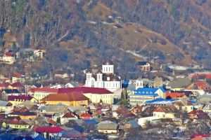 Tragedie la Rodna. Un tânăr a fost găsit spânzurat