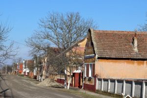 Echipa Acasă în Banat – la Racoviţa, pentru a selecta cele 30 de case care vor fi zugrăvite în luna iunie