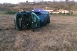 Judetul Tulcea: Un tanar baut si fara permis a facut praf masina parintilor. Baiatul a fugit de la locul accidentului