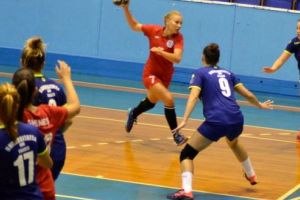 Victorii la scor pentru junioare