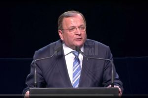 Flutur susţine reforma administraţiei publice şi a vorbit despre înfiinţarea mall-urilor ...