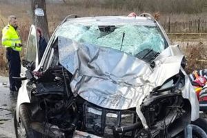 Copil de 13 ani, decedat într-un accident rutier, după ce a fost proiectat prin parbriz
