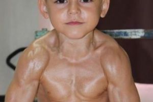 „Micul Hercule” s-a făcut băiat mare. Cum arată acum Giuliano Stroe