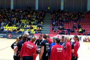 Handbal feminin: CS Minaur castiga clar in fata studentelor din Cluj