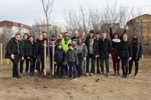 Constanta Restart:  Liceeni si pensionari, doua generatii la antipozi, o singura speranta - un oras mai verde prin forte proprii 