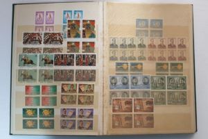 Clasoare cu timbre fara documente, descoperite de politistii de frontiera de la P.T.F. Negru Voda (galerie foto)