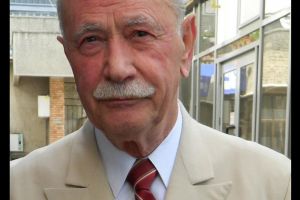 Profesorul Aurel Ulsamer, condus ieri pe ultimul drum de rude şi apropiaţi