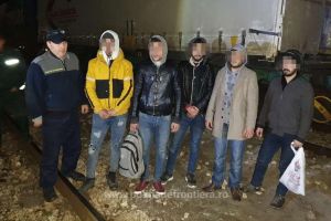 Cetateni sirieni, ascunsi intr-un tren de marfa, depistati la P.T.F. Giurgiu (galerie foto)