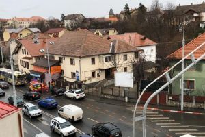 FOTO Accident pe Șoseaua Alba Iulia – Un autobuz Tursib şi un autoturism implicate