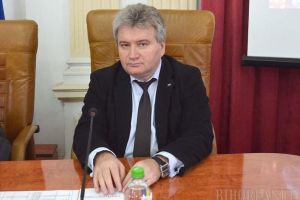 Înnoire... cu şefime: Senatul Universităţii din Oradea s-a primenit, peste jumătate din noii aleşi fiind la primul mandat