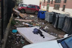 COPII în PERICOL! FOCAR de INFECȚIE lângă un loc de JOACĂ