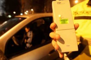 Alcoolul dauneaza grav sofatului! / Sofer baut s-a aventurat pe strazile din Braila