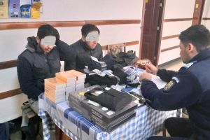 FOTO! Comercianţi ambulanţi sancţionaţi şi lăsaţi fără marfă de jandarmii botoşăneni