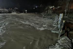 UPDATE. FOTO| Stare de alertă pe cursul superior al Arieşului Mare. Autorităţile, în frunte cu prefectul judeţului Alba, s-au deplasat în zonă