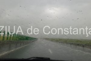 Avertizare InfoTrafic: Ploua torential pe Autostrada Soarelui!
