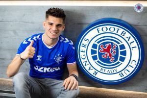 Asa i s-a spus acum lui Gica Hagi. Fiul trece in fata:  Am luat autograf de la tatal lui Ianis!“, s-a bucurat un pusti (galerie foto)