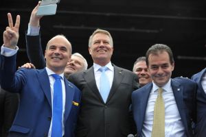 Sondaj IMAS: PNL aproape de 50%. Ponta şi Tăriceanu nu mai prind Parlamentul. PSD continuă drumul spre irelevanţă