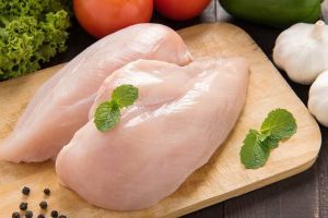 Nu mai cumpăra piept de pui dacă are aceste semne! Medicii trag semnalul de alarmă