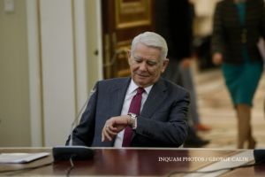 Teodor Meleşcanu şi-a dat demisia din funcţia de preşedinte al Senatului