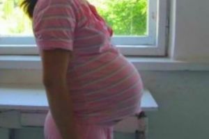 GRAVIDE LA VÂRSTA LA CARE ÎNCĂ PIAPTĂNĂ PĂPUȘILE