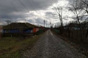 Cinematografe 3D în comune fără gaz metan, canalizare sau drumuri asfaltate. Botoşănean resemnat: „Asta ne mai lipsea!“