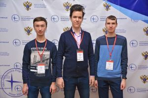 Un tânăr din Botoşani participă la cea mai dificilă tabără de programare de la nivel mondial, în Rusia