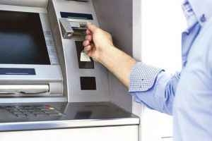 O nouă bancă anunţă probleme la plata cu cardul: “Sumele au fost procesate de două ori”