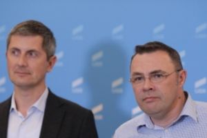 Revoluţionarii îl atacă pe Moise Guran şi cer să fie dat afară din USR: 'Capacitate intelectuală scăzută şi lipsă de discernământ'