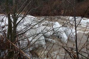 ISU Harghita: pericol de inundaţie pe Valea Topliţei