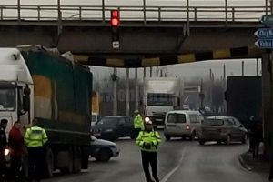 Trafic blocat la pasarela CFR de la Selgros