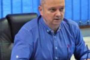 Sancţiuni salariale pentru angajaţii care au gonit cu mătura un bărbat din Spitalul Judeţean de Urgenţă Reşiţa! „Ne vom adresa şi noi instanţei!”