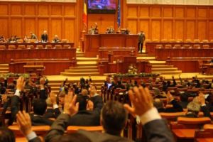 Consiliul Judeţean al Elevilor Mureş solicită parlamentarilor respingerea OUG 51/2019