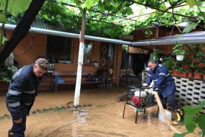 Peste 100 de pompieri PREGĂTIȚI să intervină în caz de DEZASTRU