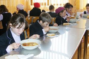 Guvernul a decis: trei şcoli din Satu Mare vor beneficia de o masă caldă