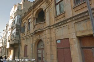Constanteanul suparat:  Locuitorii de pe strada Revolutiei din peninsula se mobilizeaza sa afle ce gand a pus un investitor unei cladiri construite in anii ‘30