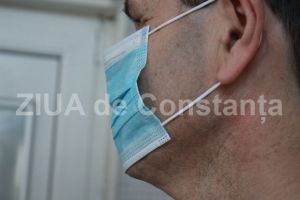 Senatorul Mihu il interpeleaza pe ministrul Sanatatii pe tema lipsei din farmacii a banalelor masti antigripale