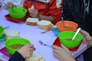Patru unităţi de învăţământ din Teleorman, incluse în programul “Masă caldă în şcoli”