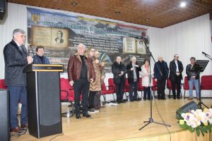 Dumbrăveniul în haine de gală: artişti, academicieni şi oameni cu greutate la prima ...