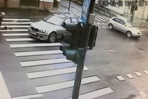 SCENĂ ȘOCANTĂ, în Arad! Un bărbat a fost LOVIT pe trecerea de pietoni şi NIMENI nu a oprit să îl ajute