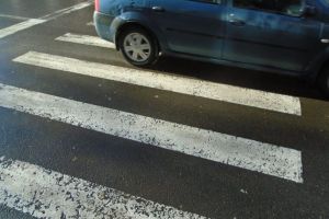 Tânără accidentată uşor de un autoturism la Gheorgheni, pe o trecere pentru pietoni