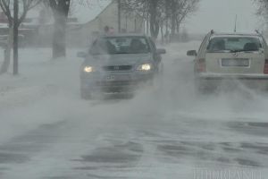 Cod roşu de vânt şi viscol în mai multe judeţe. Bihorul rămâne sub cod galben