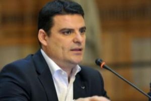 Radu Tudor, despre OUG-urile adoptate noaptea de PNL: Euforic, PNL a pus mâna pe teslă si s-a lovit singur, precis, puternic