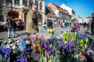 Comercianţii care vor să vândă produse de Sfântul Valentin şi de 1 şi 8 martie la Sibiu pot depune cereri