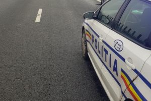 Cisternă răsturnată pe Autostrada Timişoara - Lugoj, se circulă pe banda de urgenţă