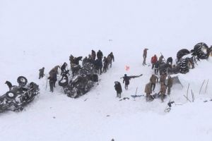 Peste 30 de salvatori montani ucişi de o avalanşă în Turcia
