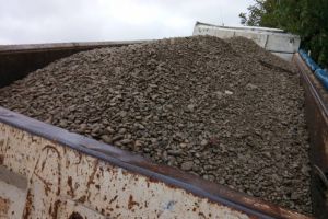 VOINEȘTI: Furt de balastru din Dâmboviţa prins în fapt! O femeie a sunat la 112