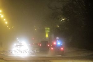 Viscol în Ialomiţa. Intervenţiile autorităţilor la situaţiile de urgenţă. Autovehicule blocate în zăpadă, copaci pe carosabil, 46 de localităţi în întuneric