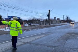 Poliţiştii verifică transportul şcolar în zona Titu
