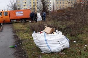 Târgu-Mureş: Poliţia Locală, cu ochii pe cetăţenii care aruncă deşeuri în zona Băneasa